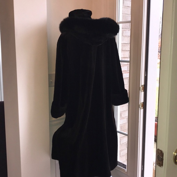 Genuine Sheared  Mink Coat - Picture 4 of 8